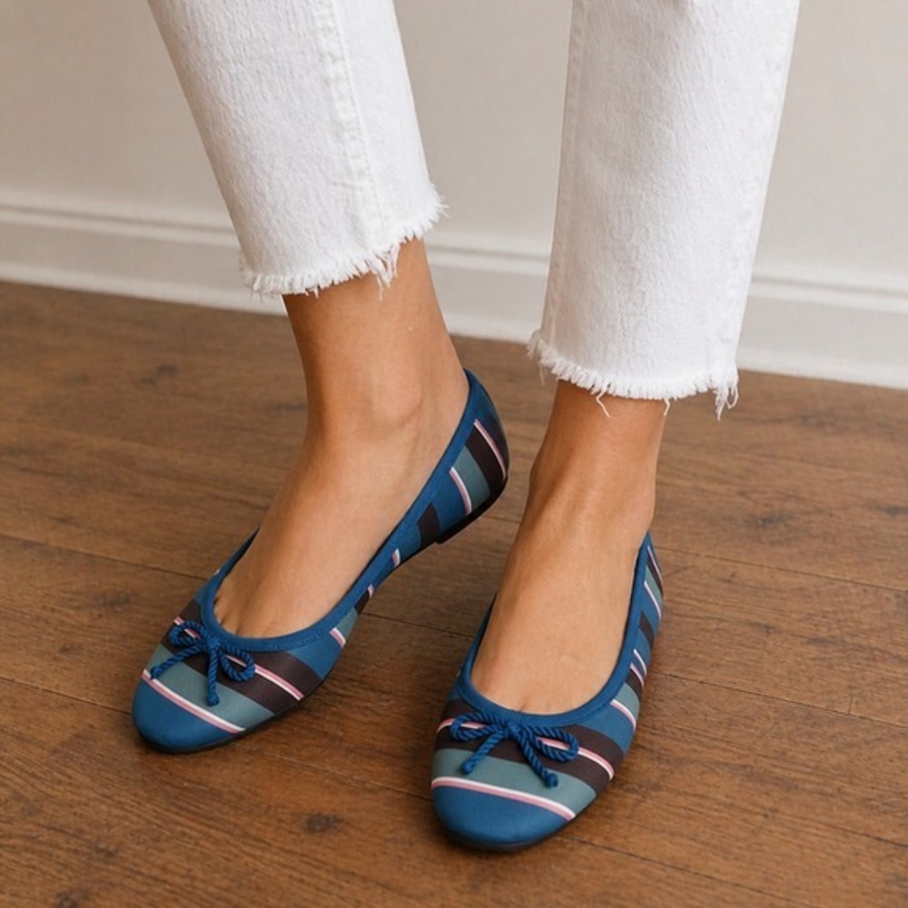 LeSportsac Y2K Provincetown Blue Striped Ballet Flats Round Toe Rope Bow Slip On